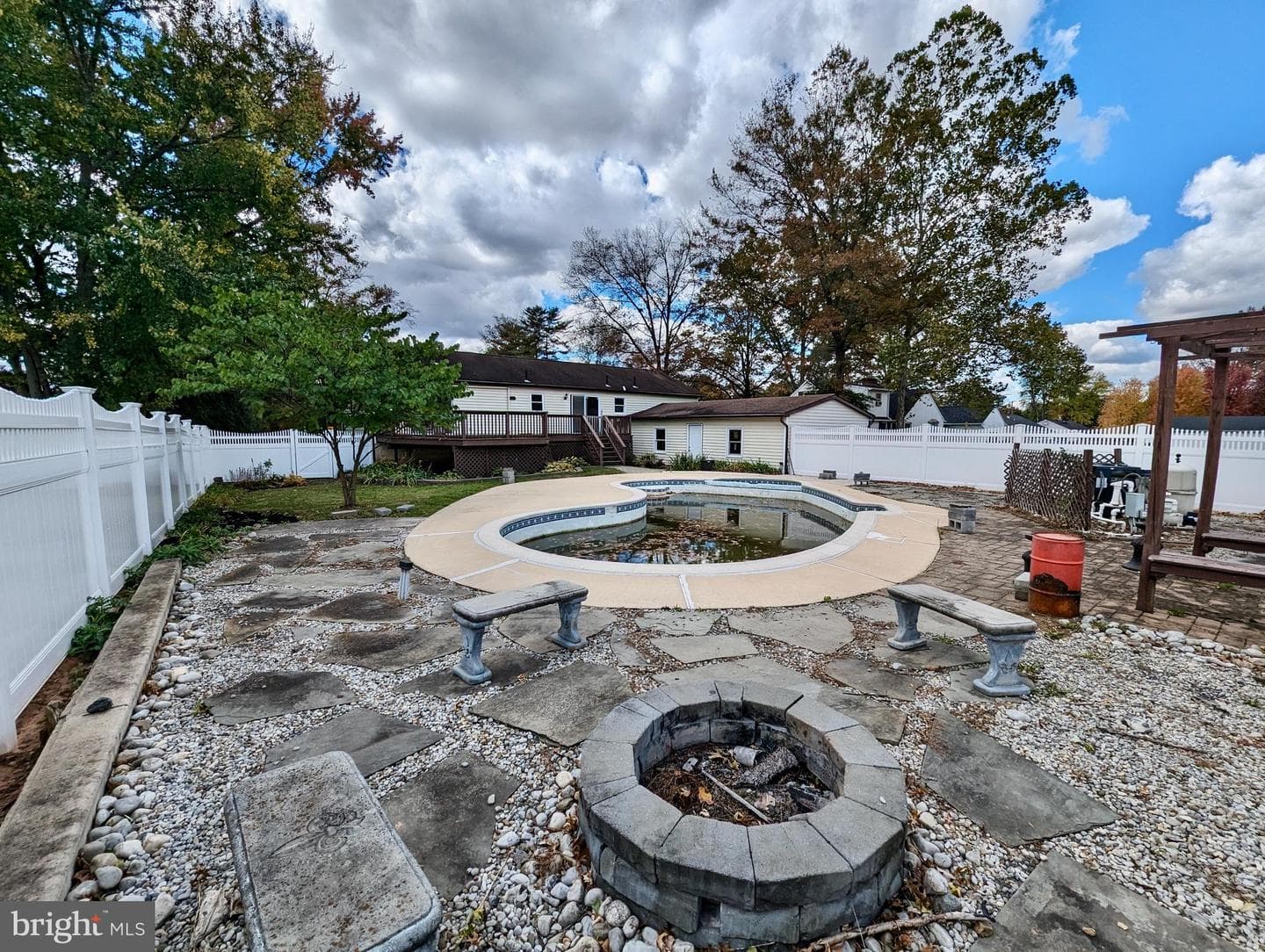 1407 Maple Avenue photo 28