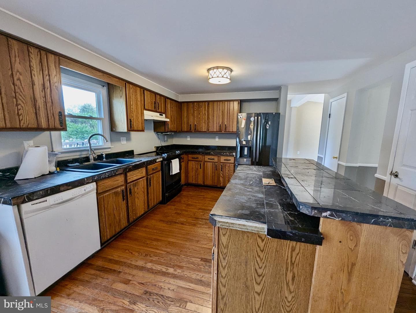 1407 Maple Avenue photo 6