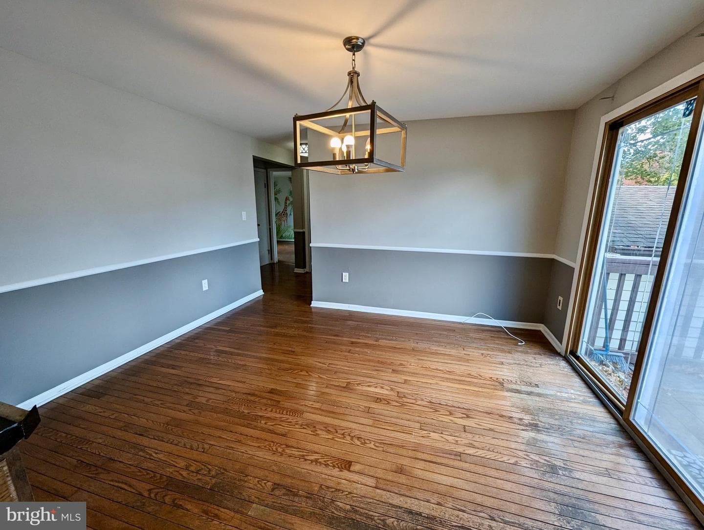 1407 Maple Avenue photo 9
