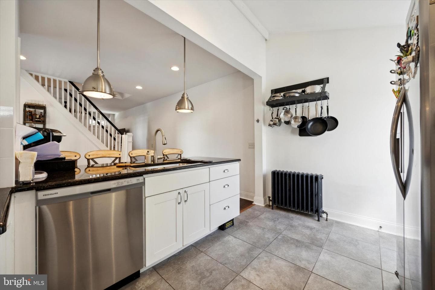 213 Front Street photo 8