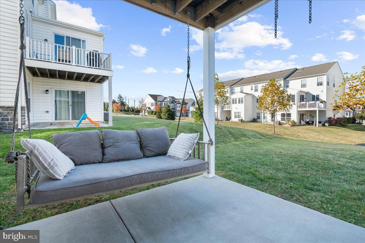 205 Cadence Court photo 32