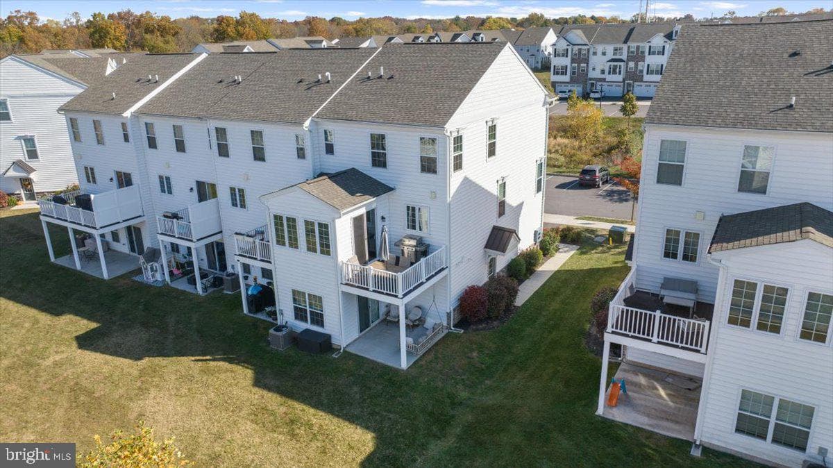 205 Cadence Court photo 35