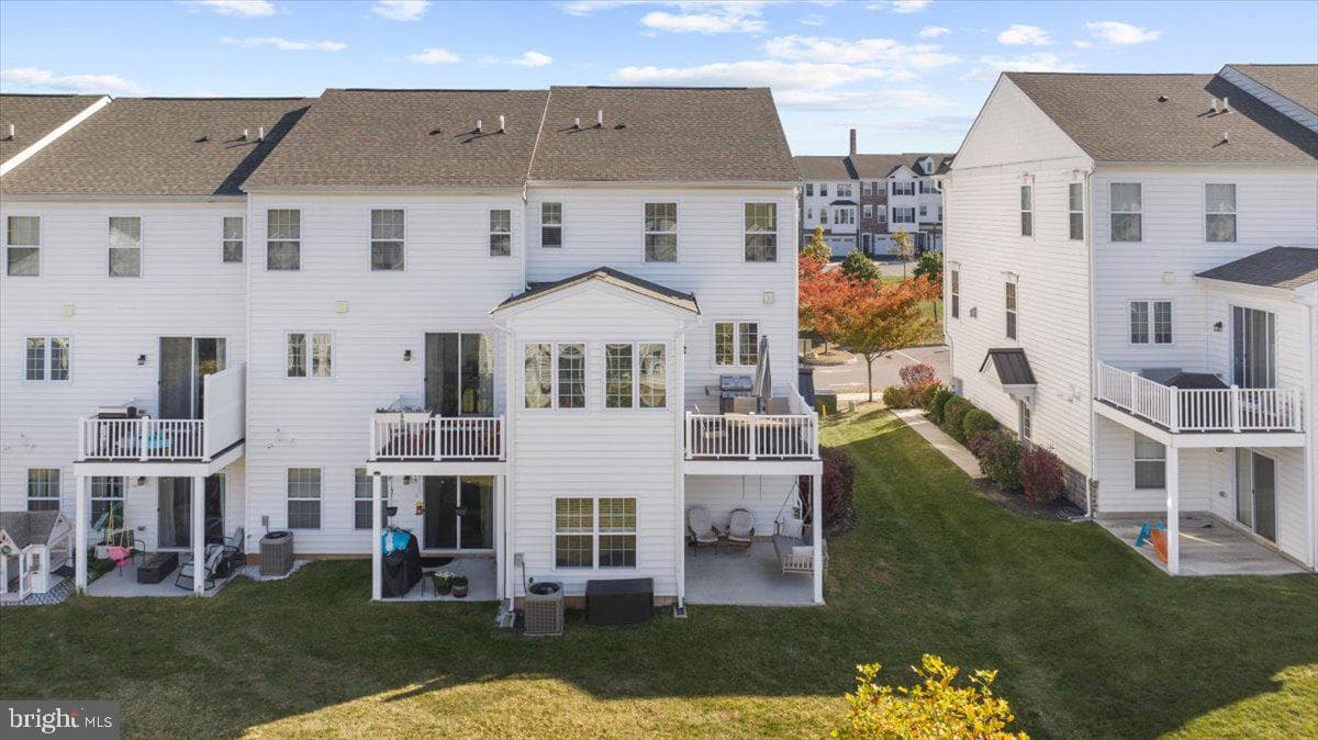 205 Cadence Court photo 6