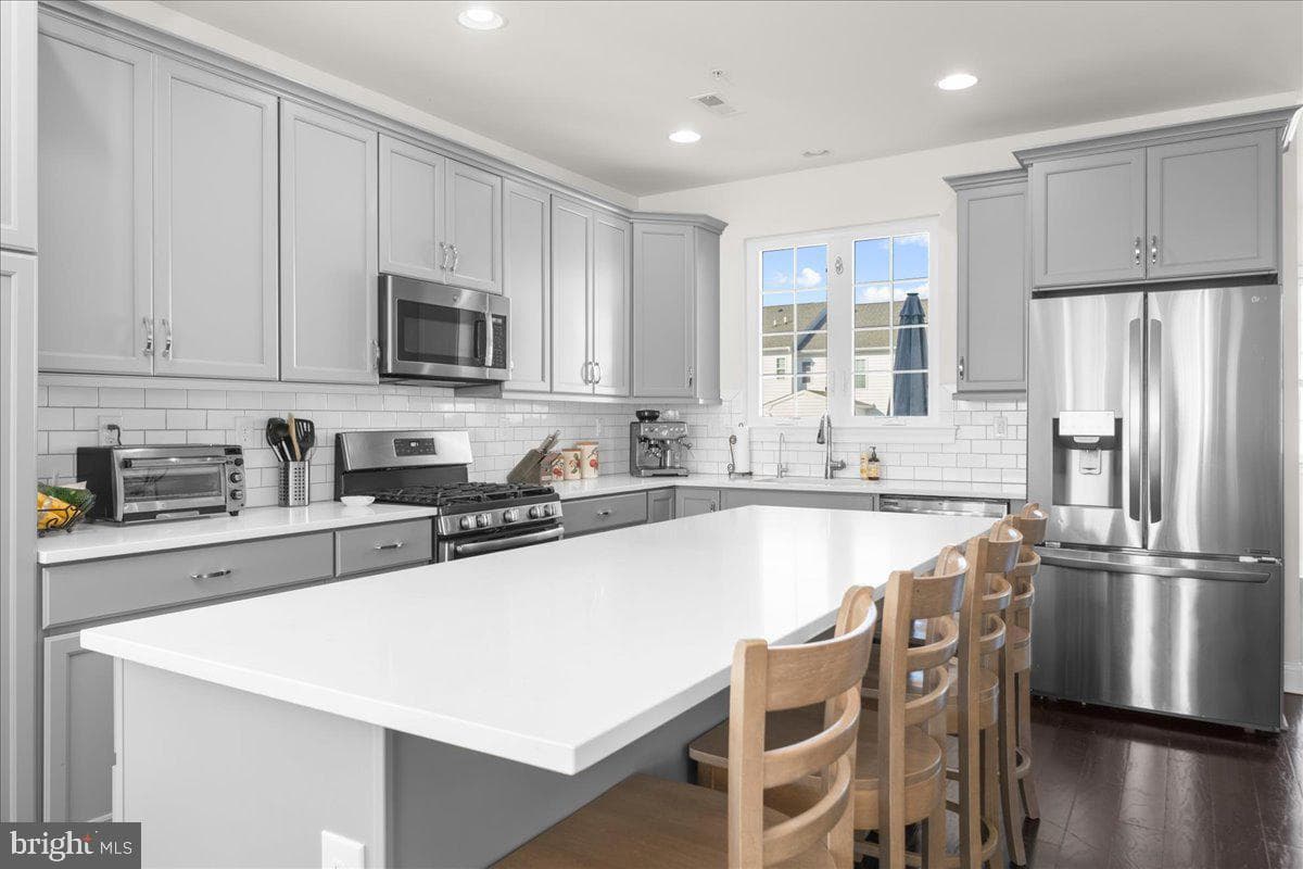 205 Cadence Court photo 8