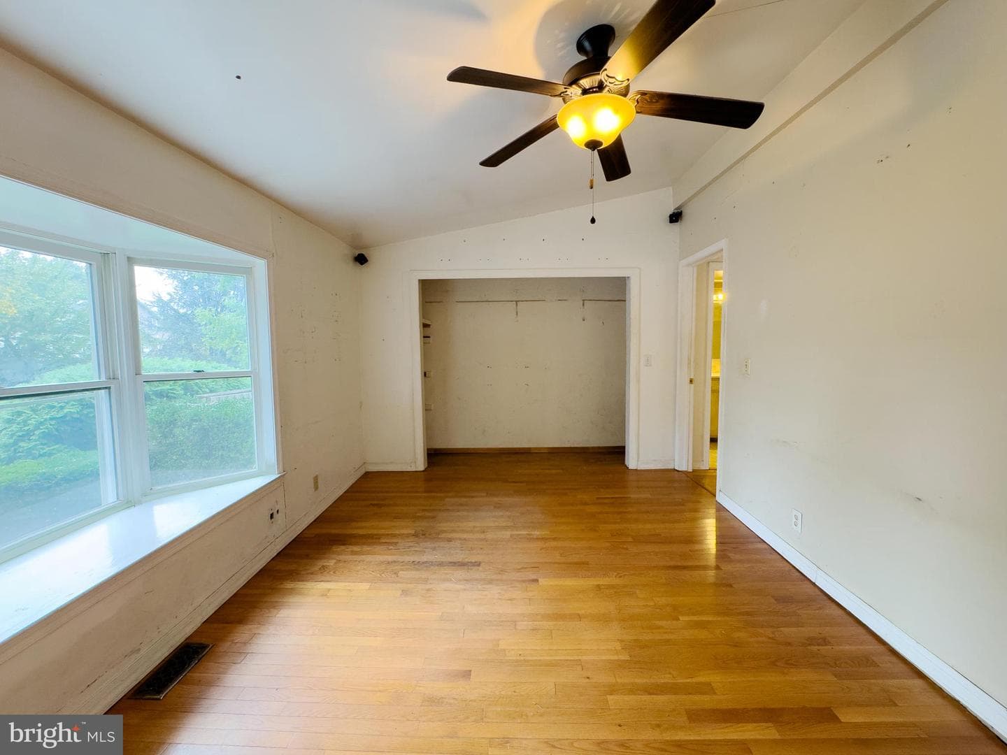 207 Vaughn Road photo 11