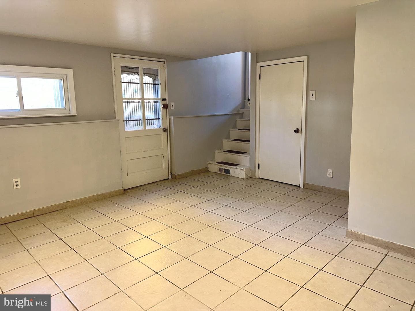 2837 Turner Avenue photo 10