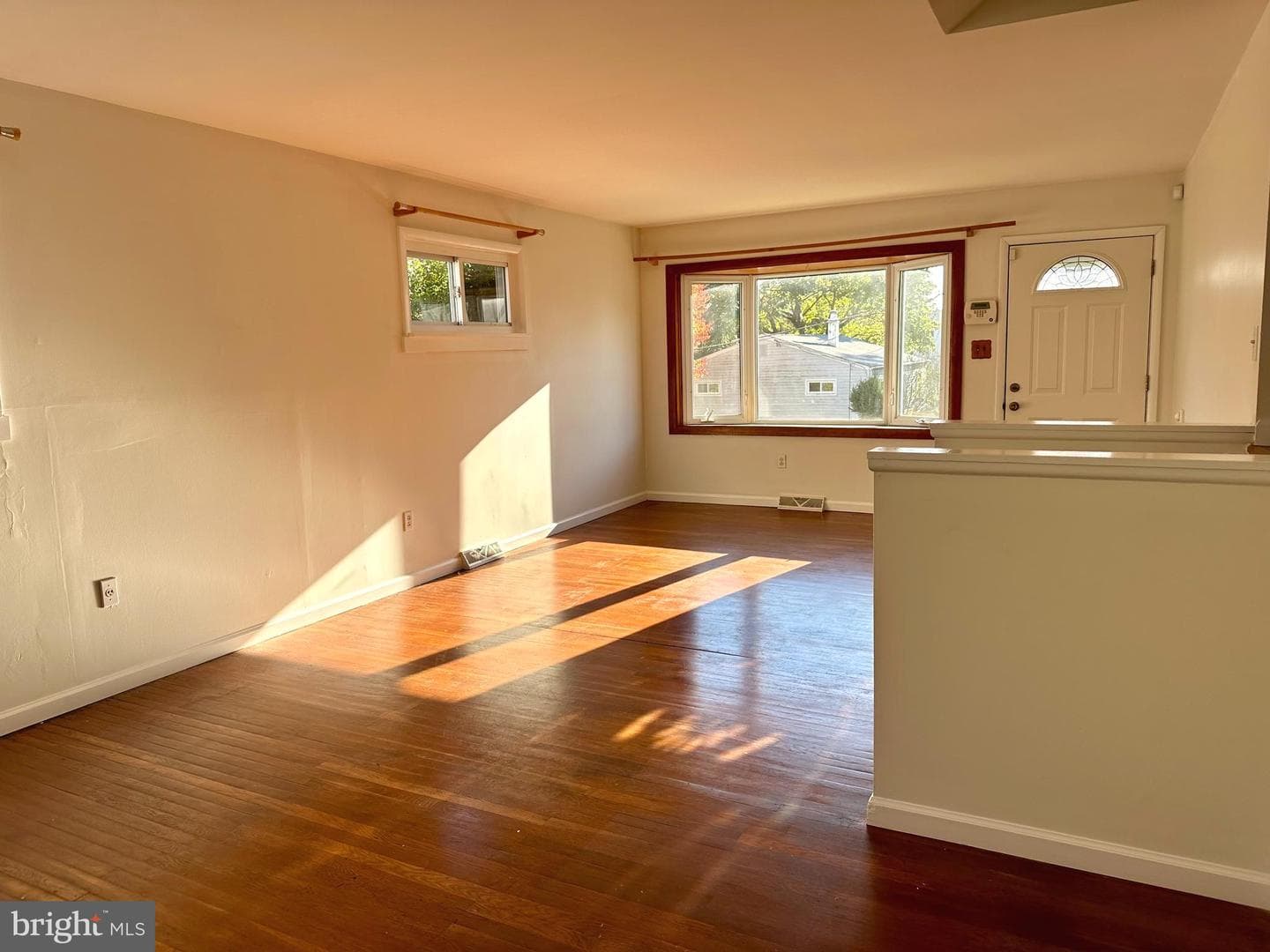 2837 Turner Avenue photo 3