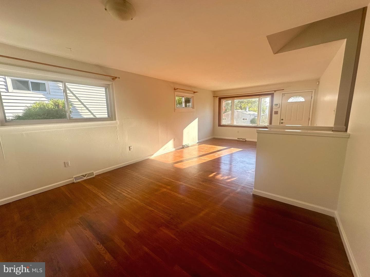 2837 Turner Avenue photo 4
