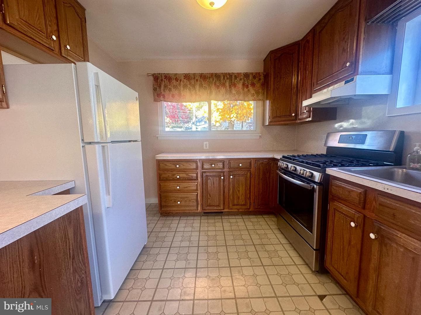 2837 Turner Avenue photo 8