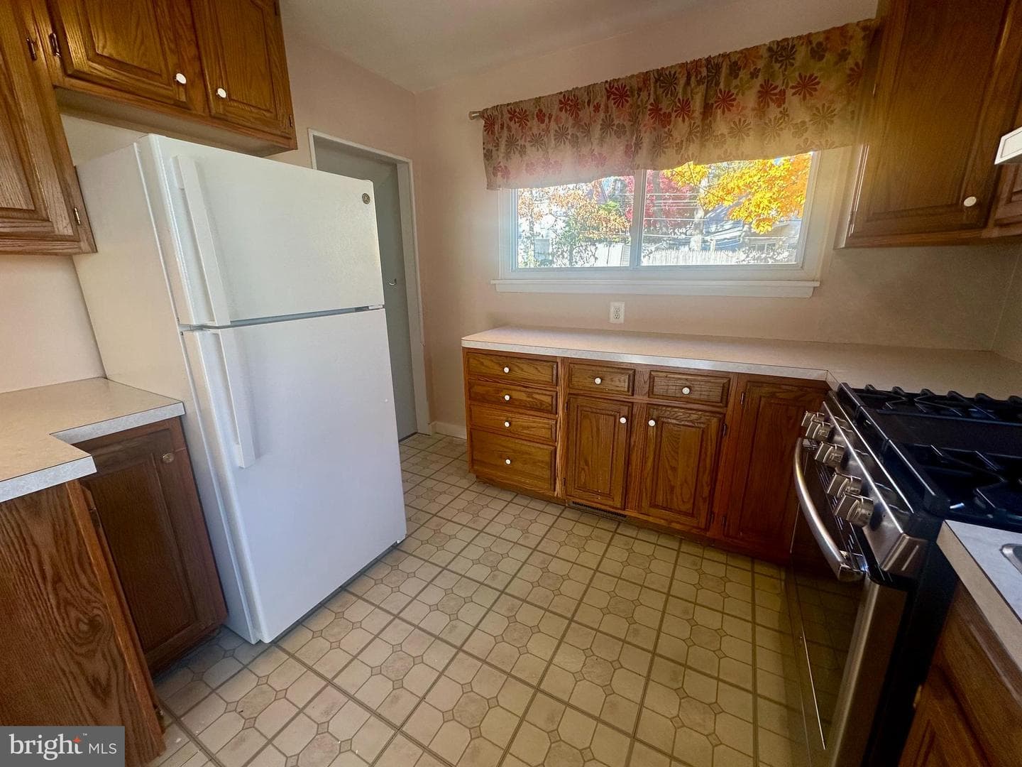 2837 Turner Avenue photo 9