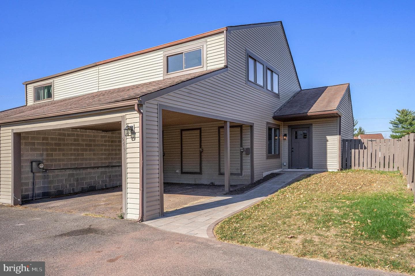 352 Bridge Street photo 2