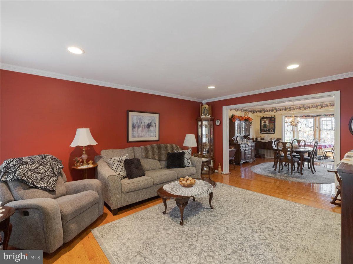 7004 Shawnee Circle photo 4