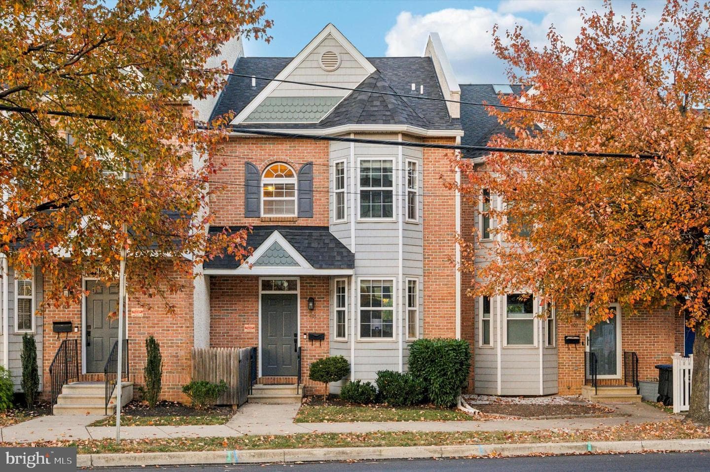405 W Elm Street photo 1