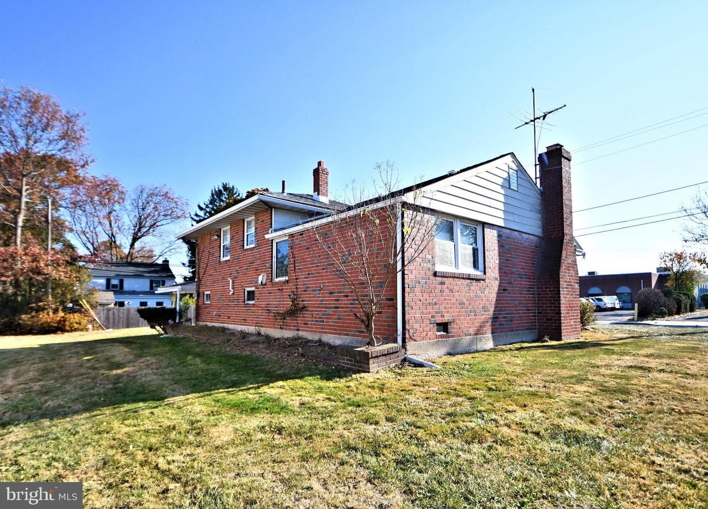 1401 E Mermaid Lane photo 19