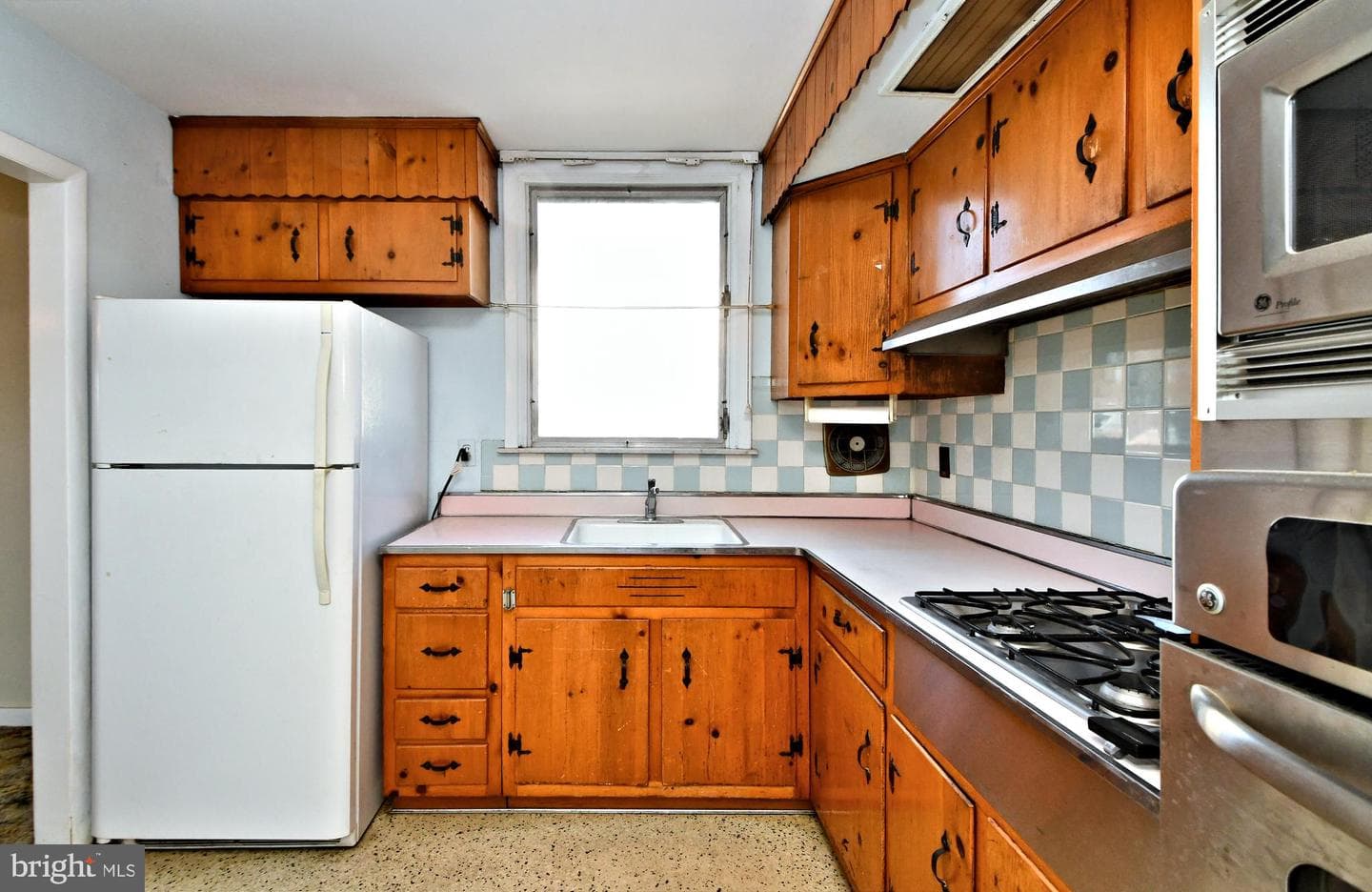 1401 E Mermaid Lane photo 6