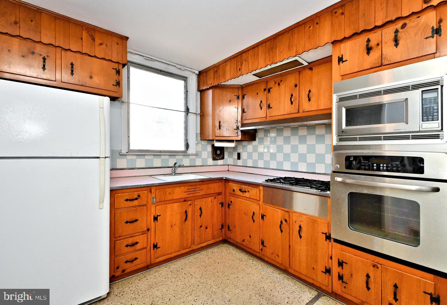 1401 E Mermaid Lane photo 7