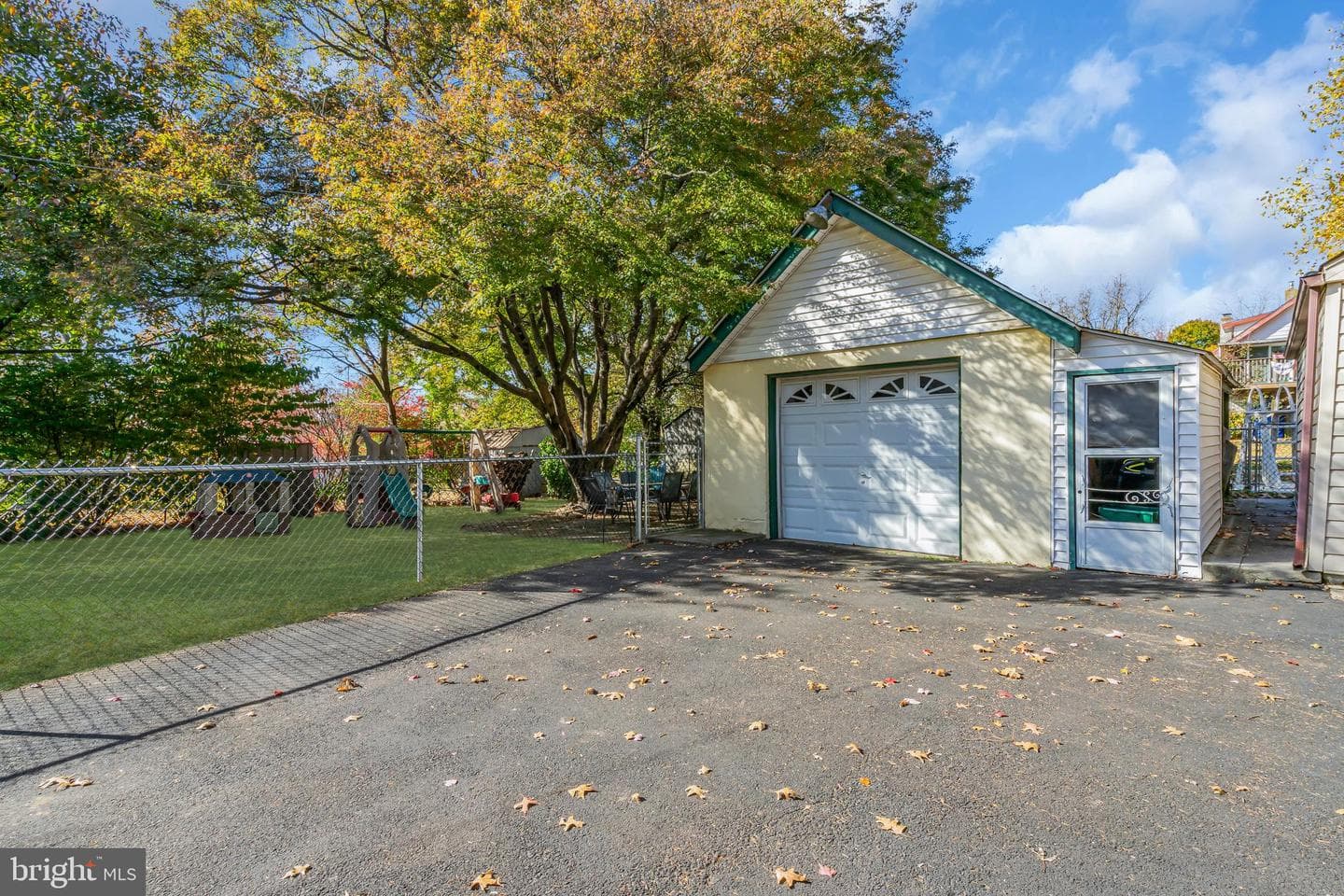 1534 Linden Avenue photo 49