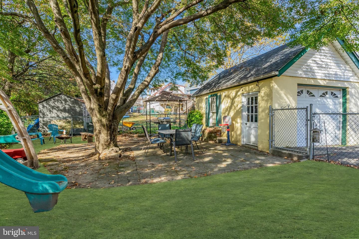 1534 Linden Avenue photo 54