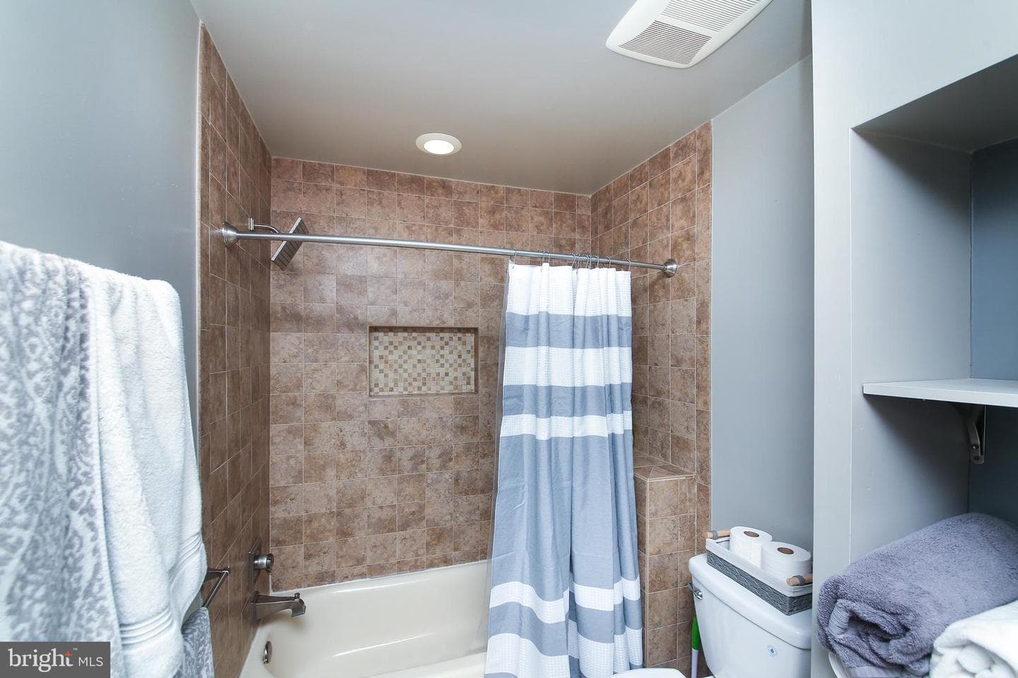 2393 Norrington Dr photo 20