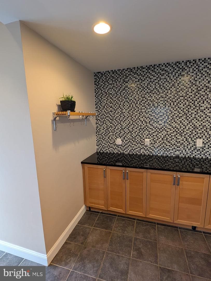 75 Holland Avenue photo 10