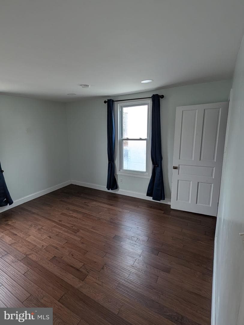 75 Holland Avenue photo 15