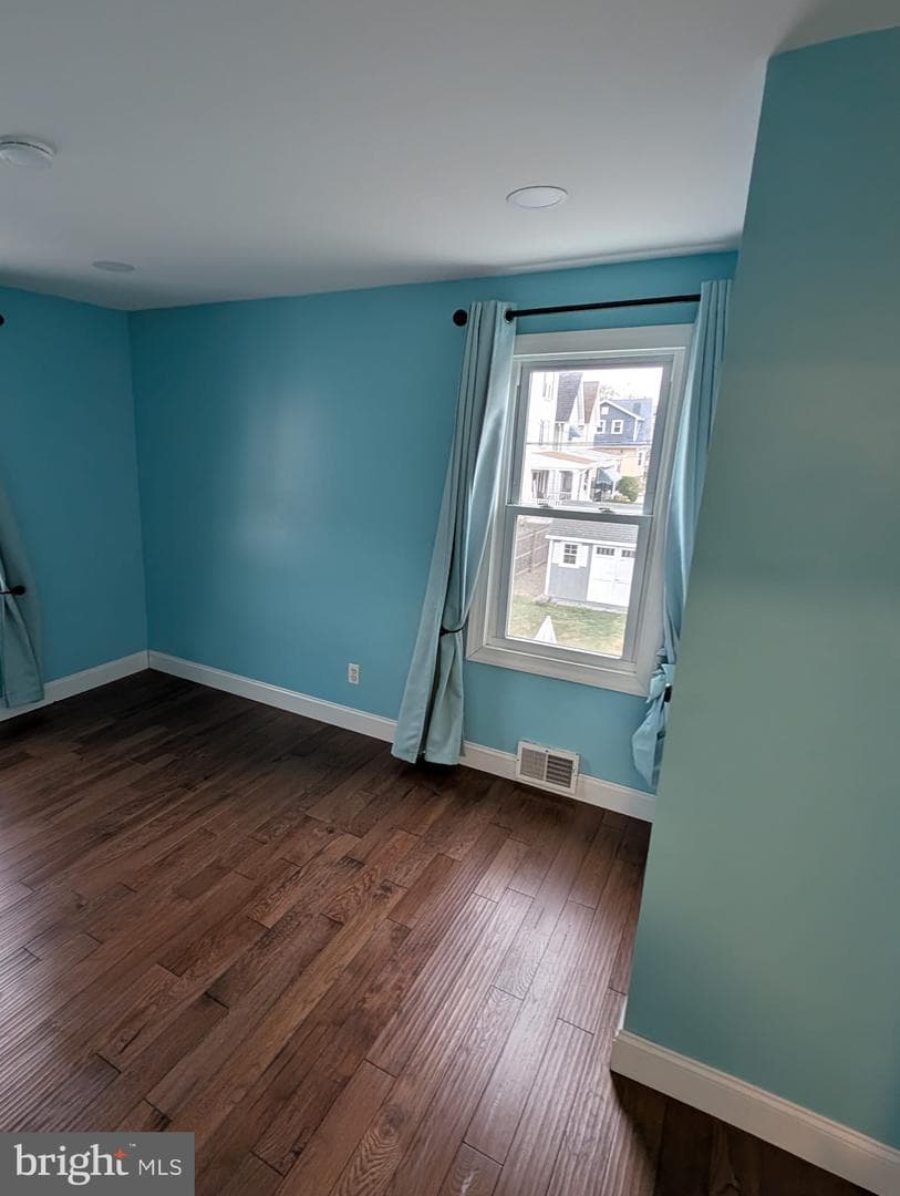 75 Holland Avenue photo 20