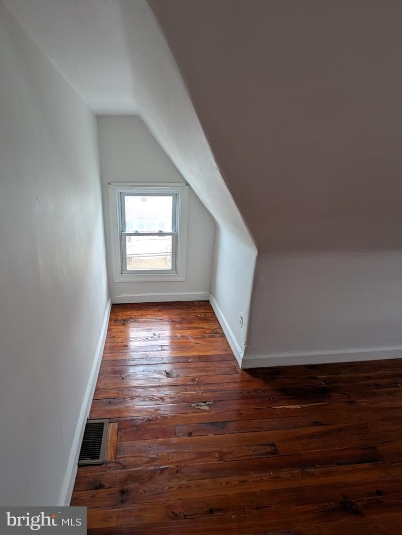 75 Holland Avenue photo 26