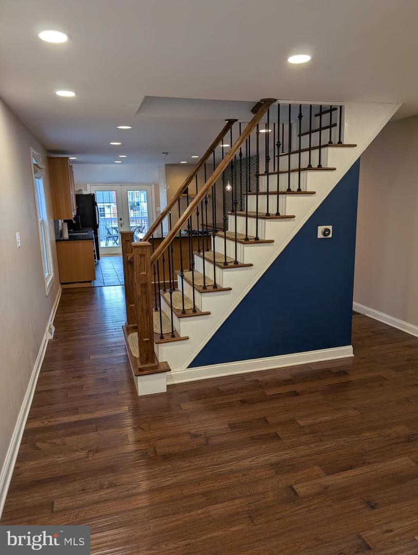 75 Holland Avenue photo 3