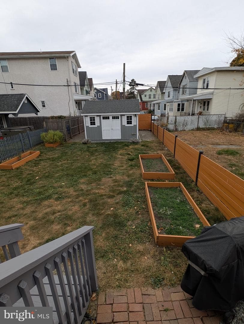 75 Holland Avenue photo 33