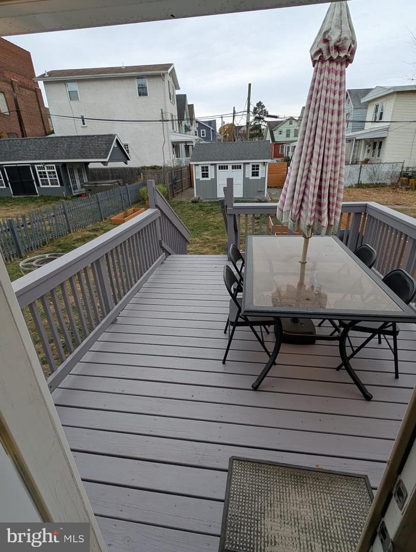 75 Holland Avenue photo 34
