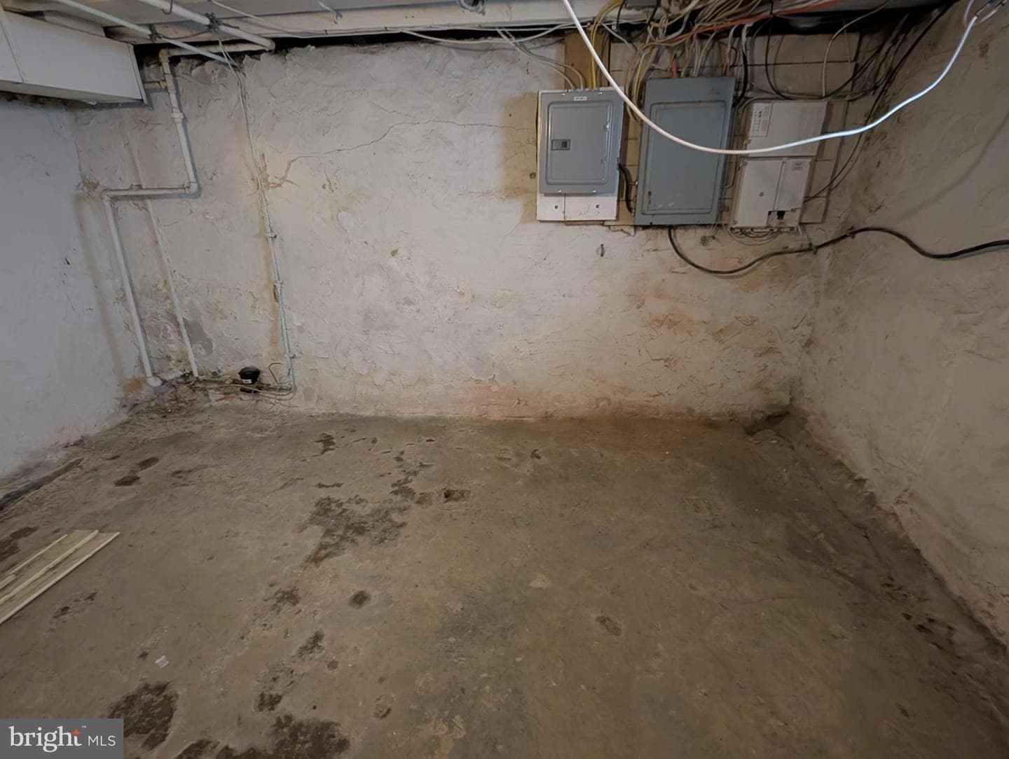 75 Holland Avenue photo 37