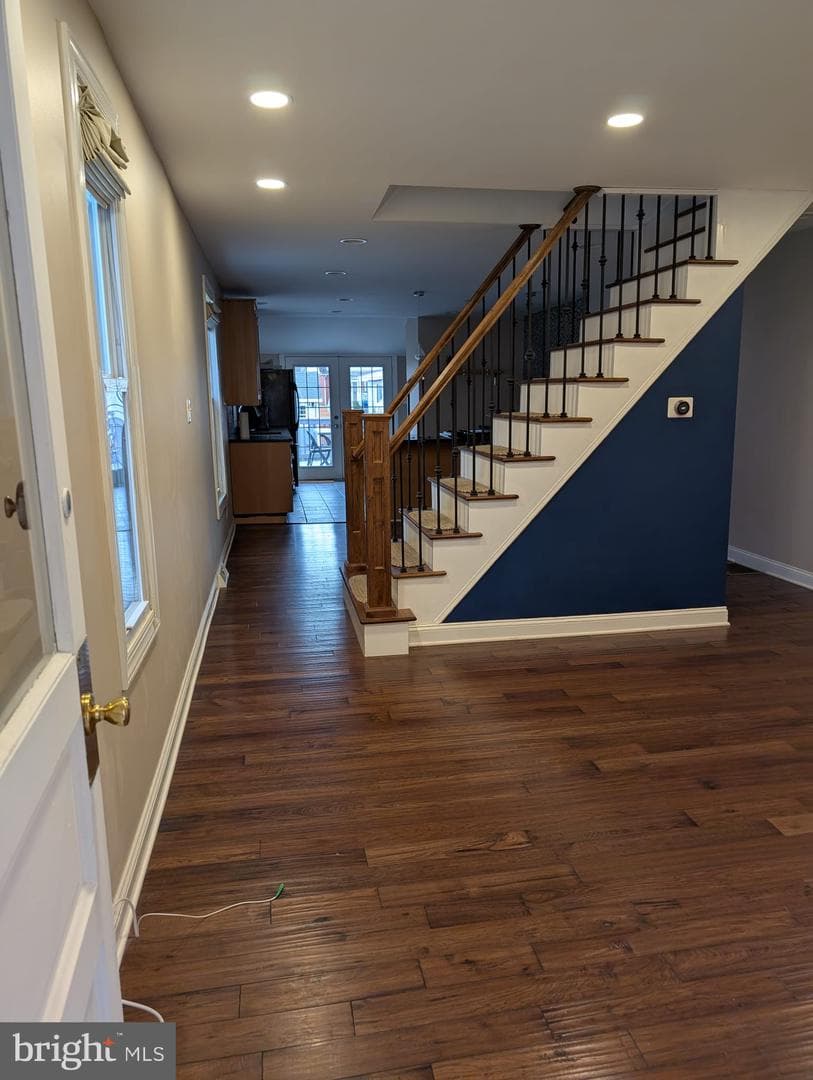 75 Holland Avenue photo 4