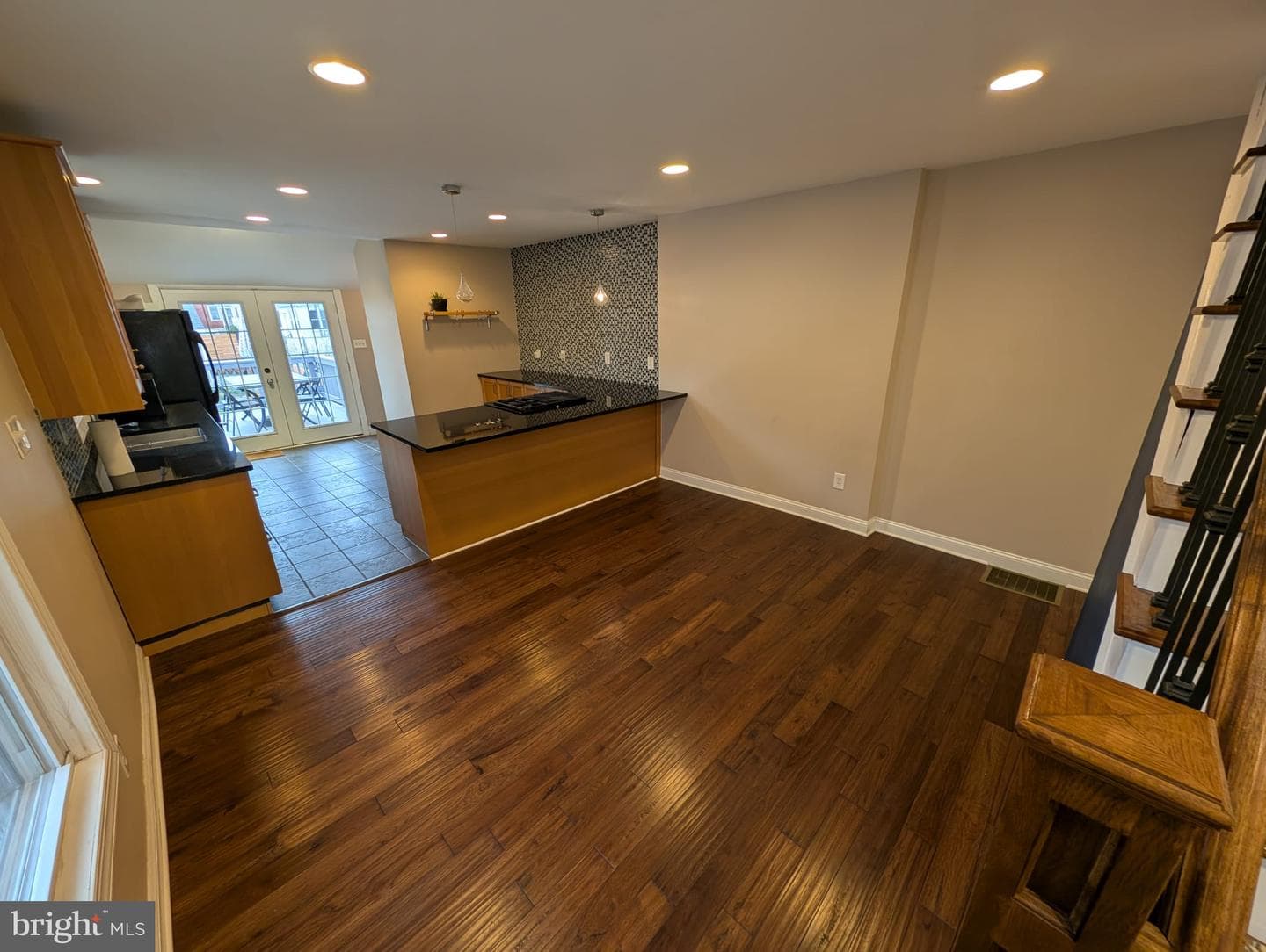75 Holland Avenue photo 7