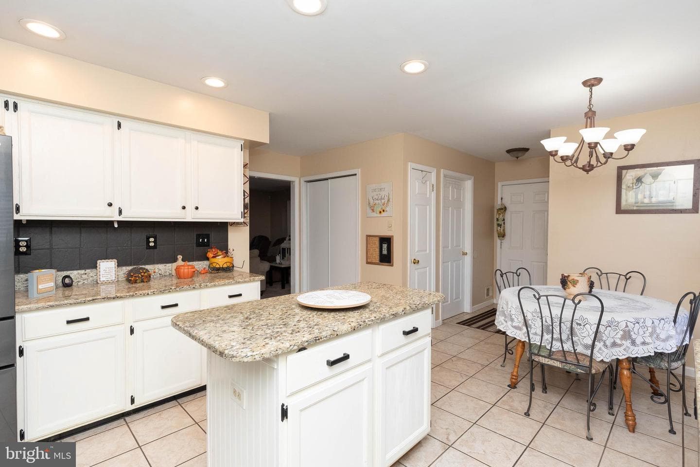 102 Runnymede Drive photo 20