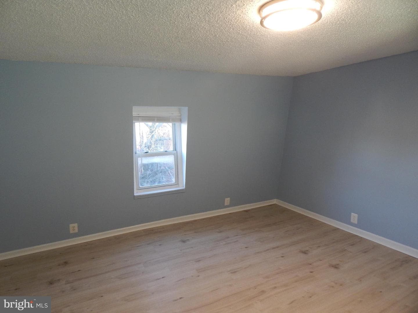 233 N Evans Street photo 24
