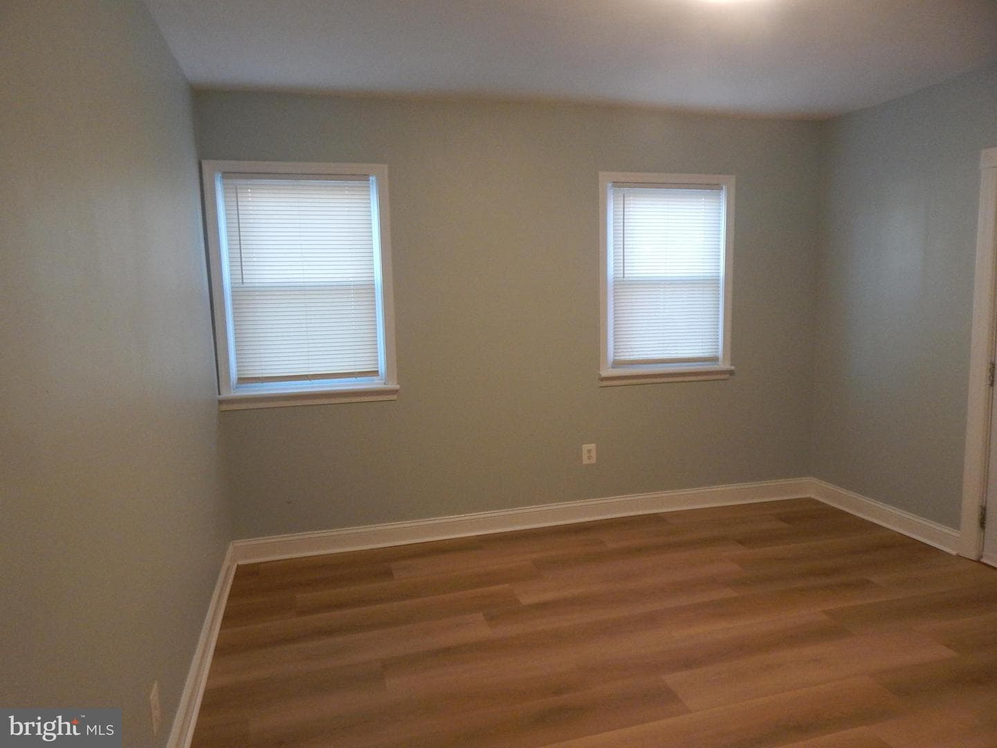 233 N Evans Street photo 27