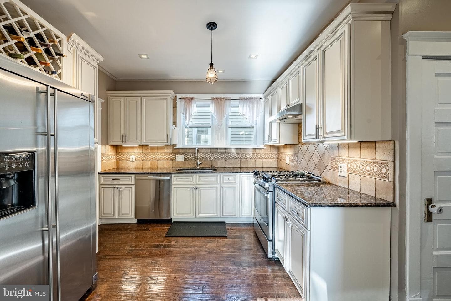 116 Cliveden Avenue photo 12