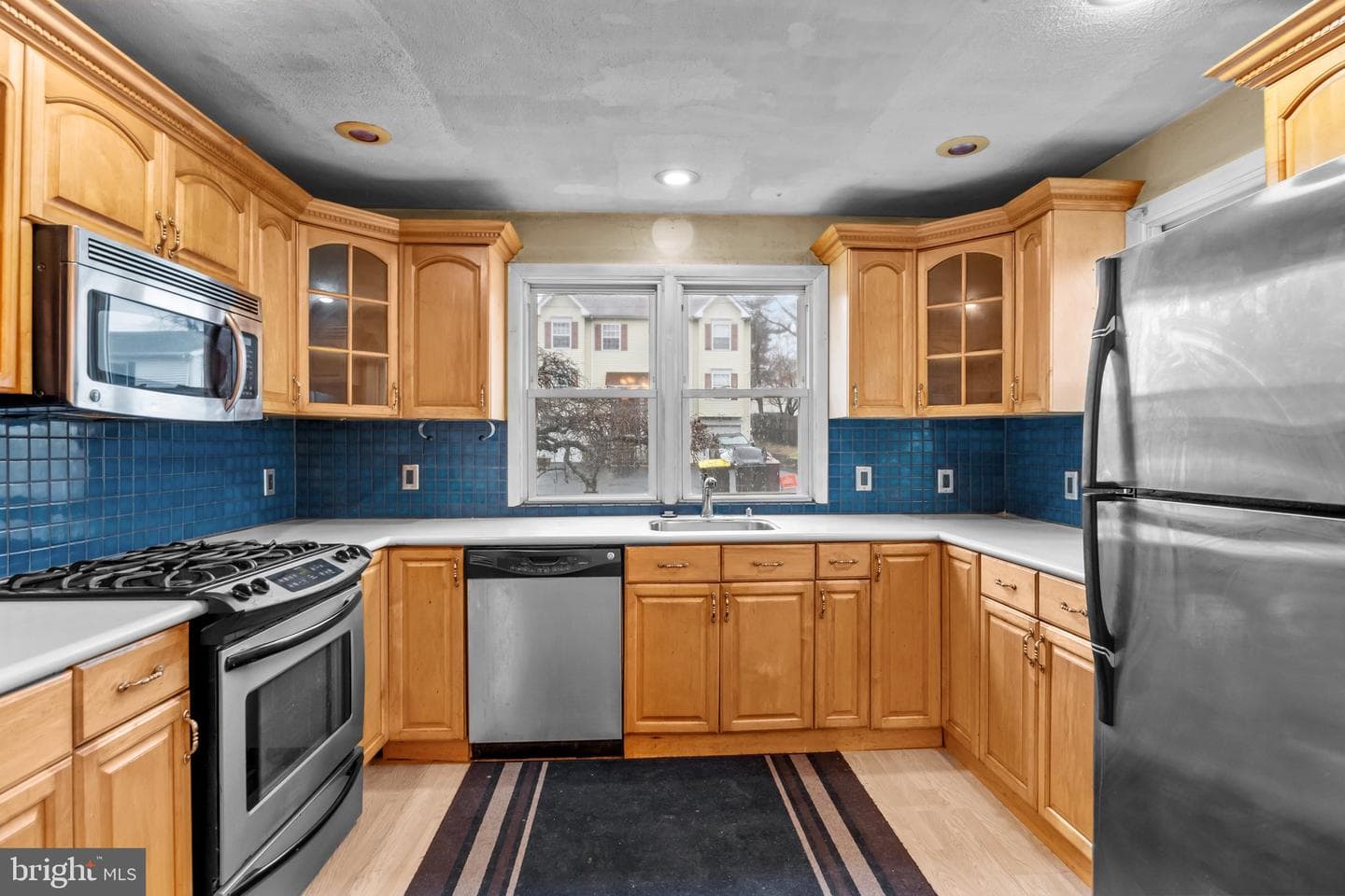 421 Avenue C photo 6
