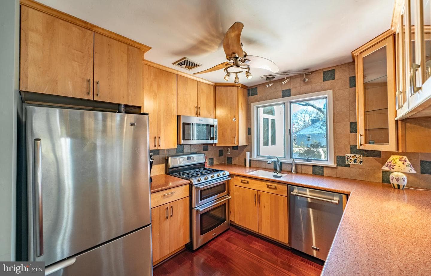 48 College Avenue photo 19