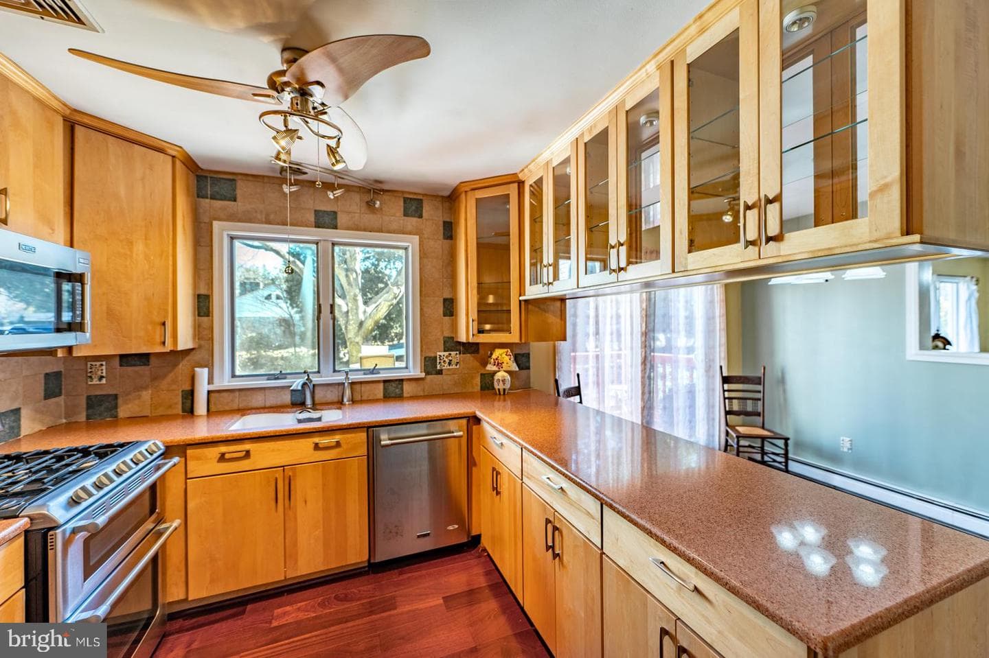 48 College Avenue photo 20