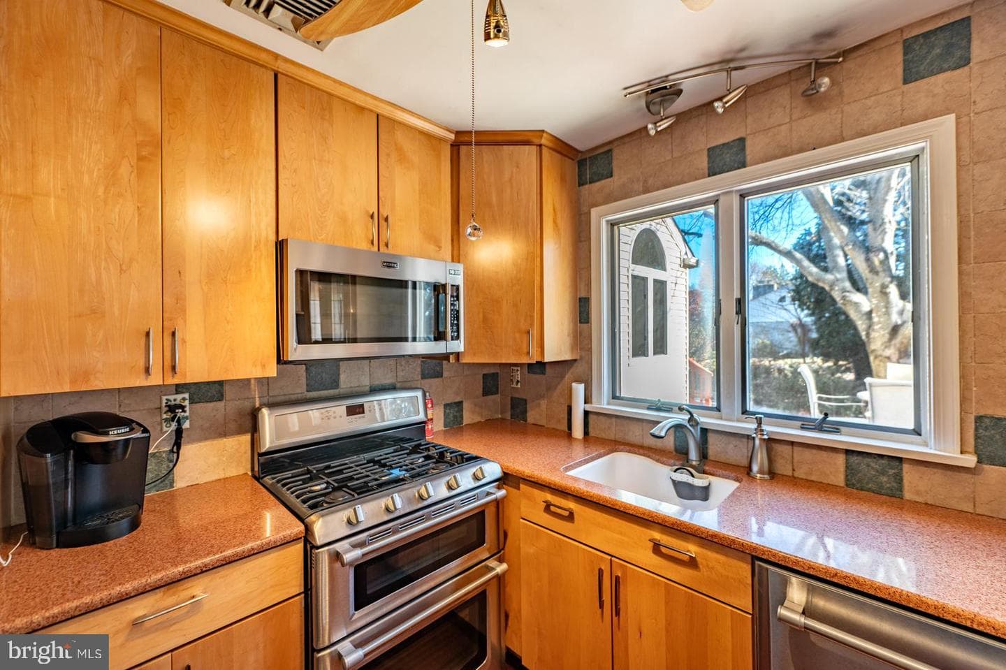 48 College Avenue photo 21