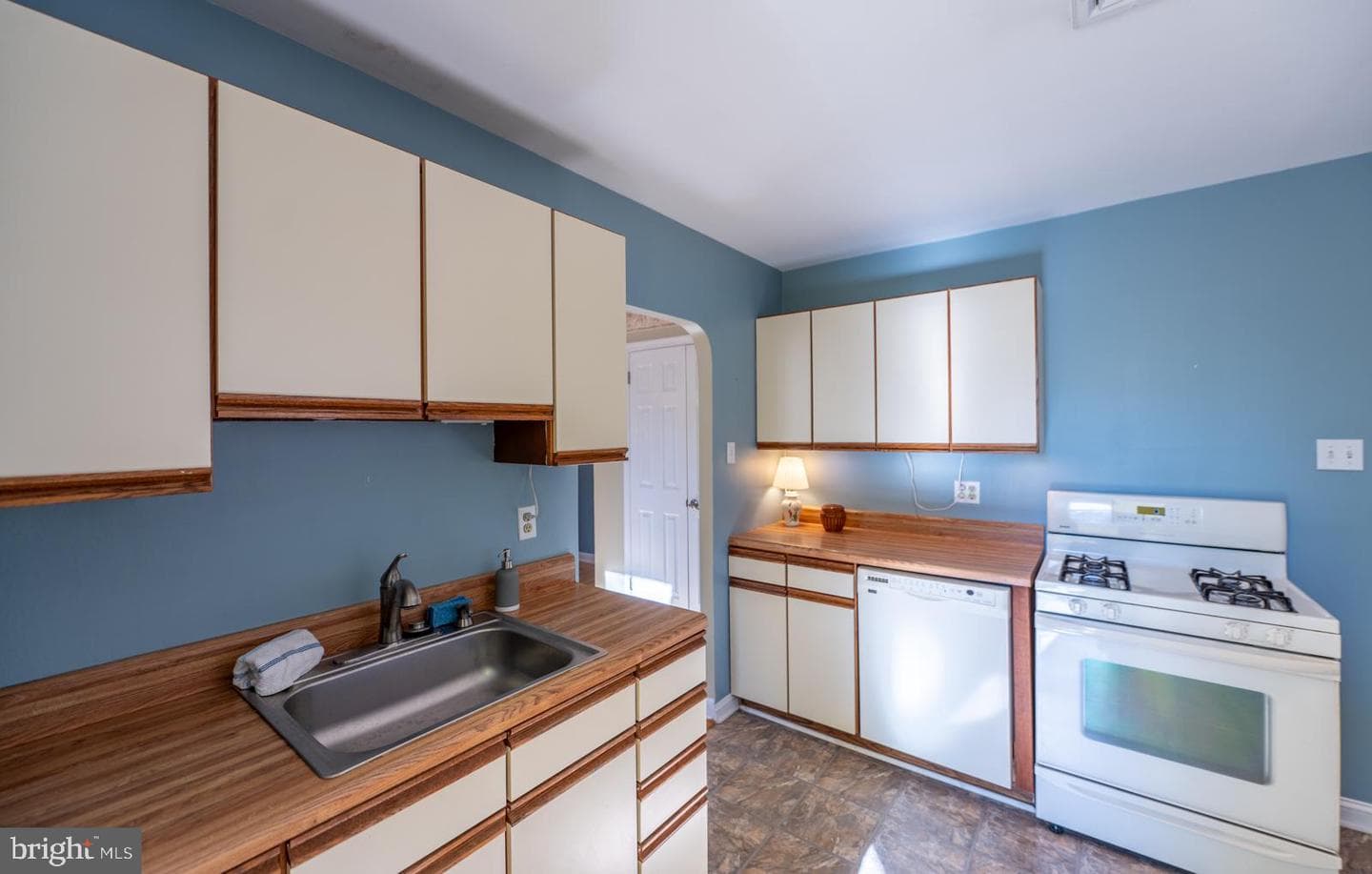 48 College Avenue photo 54