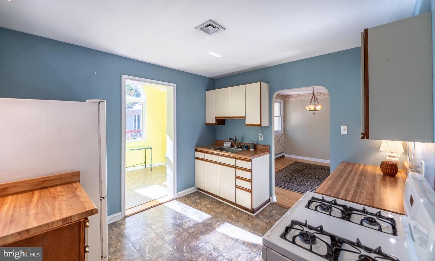 48 College Avenue photo 55