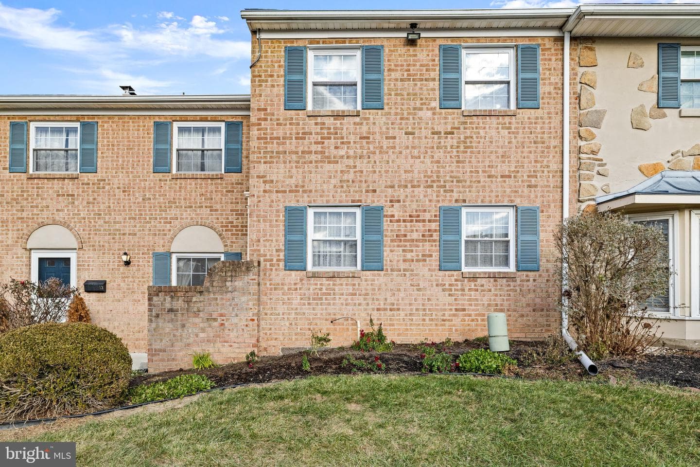 11 Donovan Court photo 1