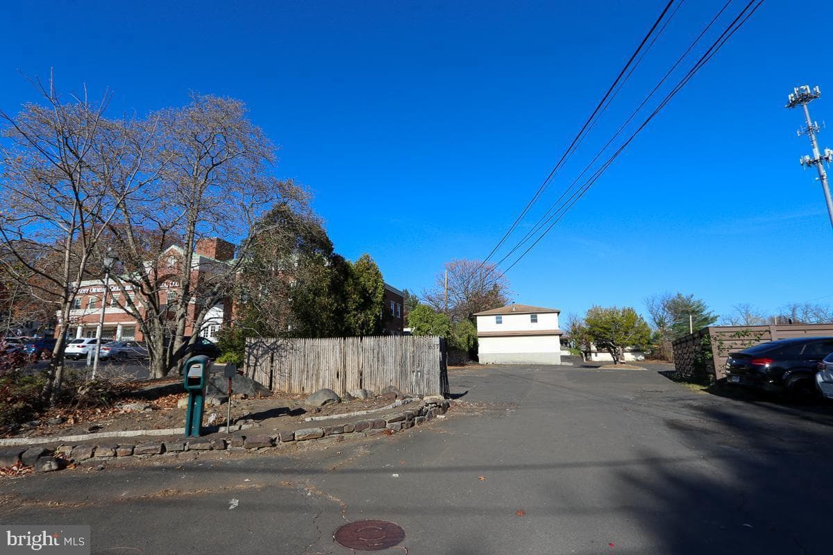 657 Red Lion Road photo 3