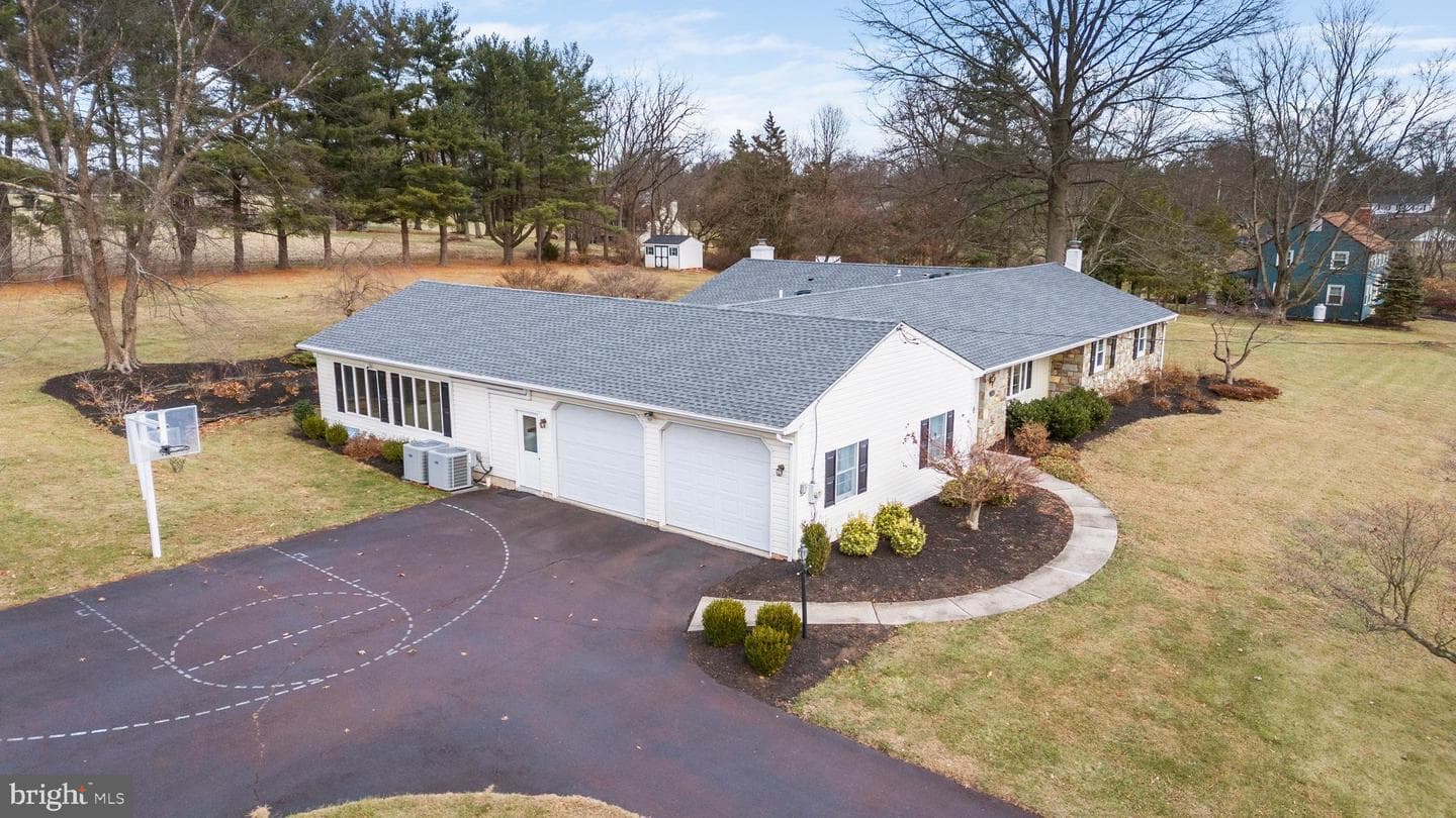 1255 Buttonwood Drive photo 3