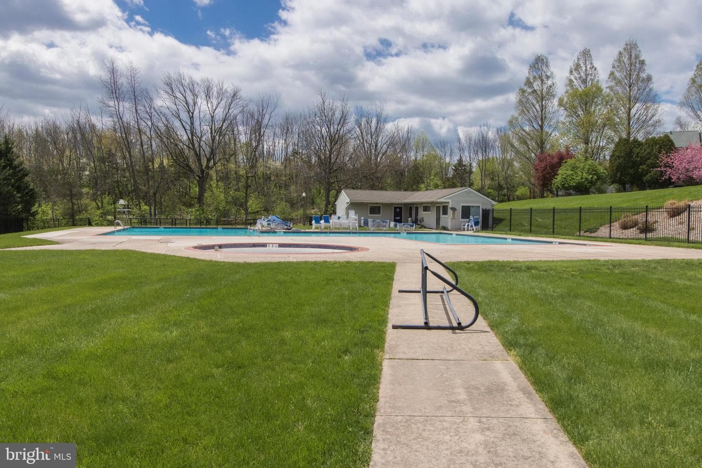 806 Continental Drive photo 26