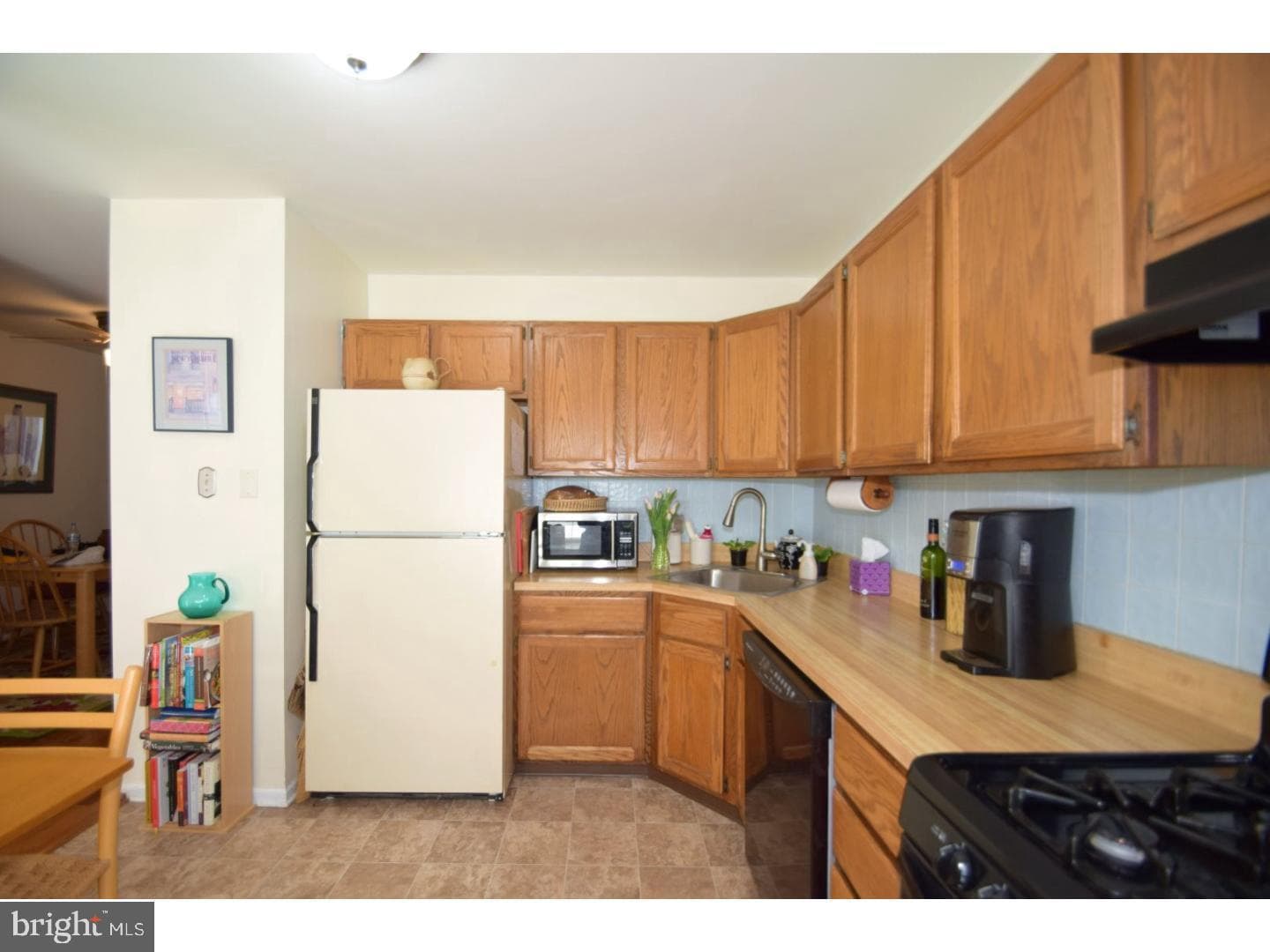 2495 Hillendale photo 2