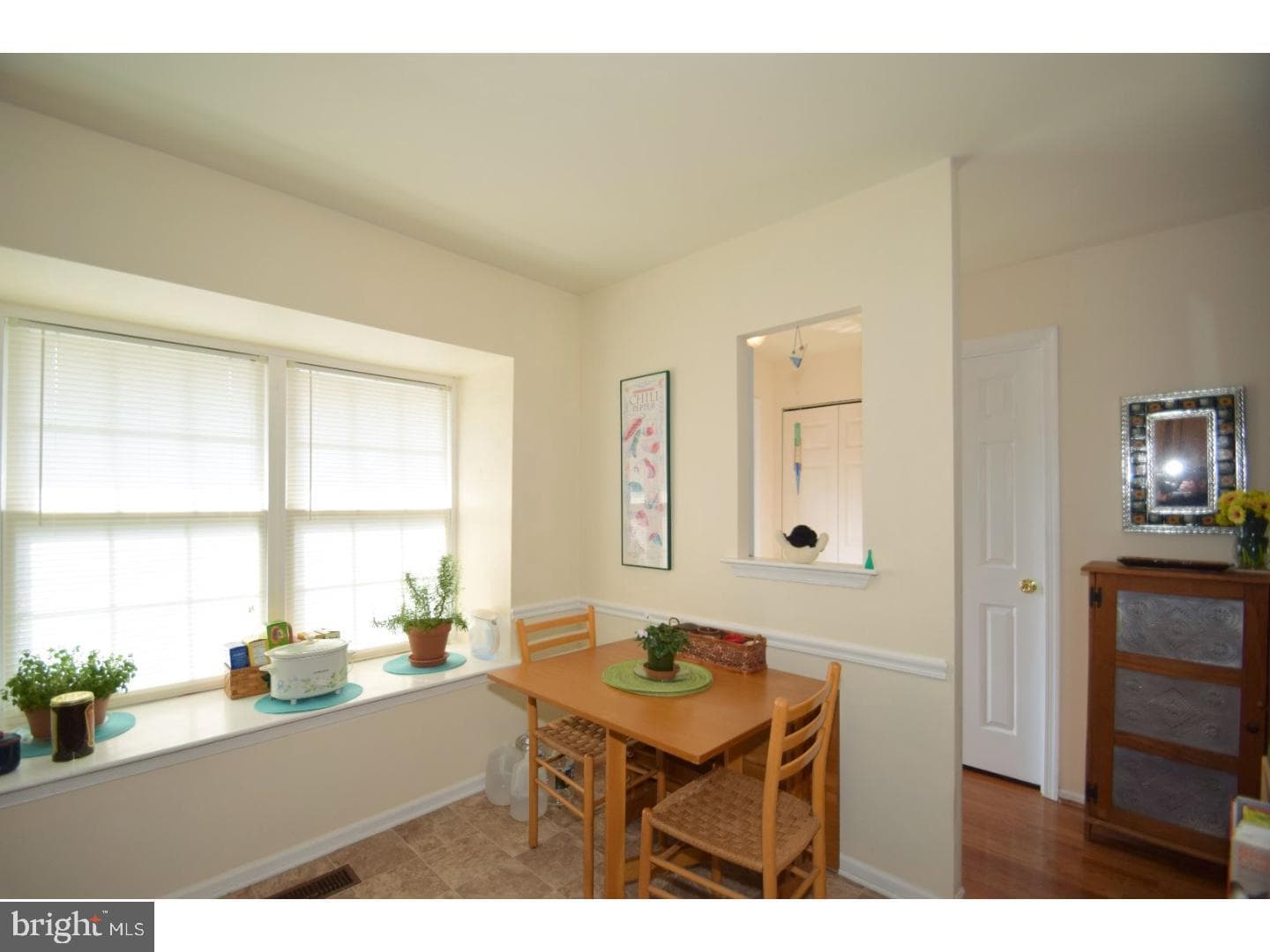 2495 Hillendale photo 4