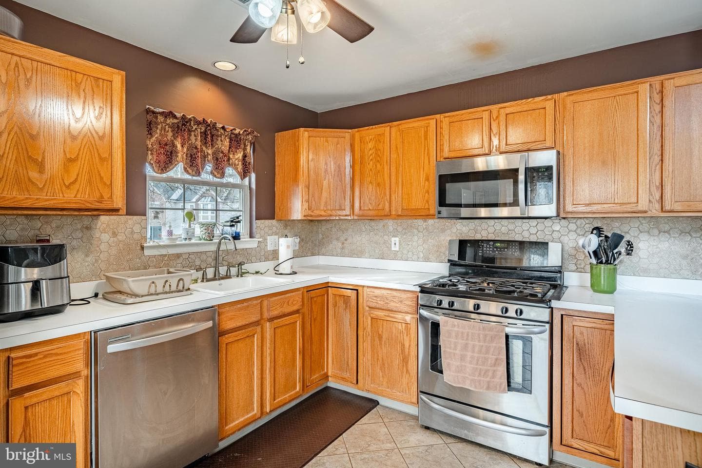 746 Martingale Road photo 13